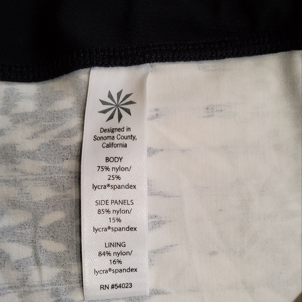 Athleta Long Sleeve Surf Top Size L - Picture 8 of 10